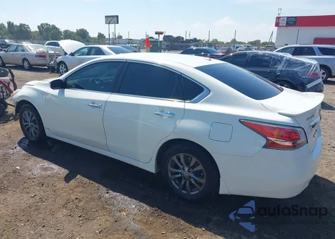 2015 Nissan Altima 2.5 S z USA, uszkodzony, nr VIN 1N4AL3AP9FC422399